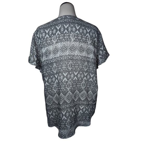 Como Vintage Women's XL Top Gray Aztec Print Short Sleeve Split Neck Lace - Picture 6 of 9